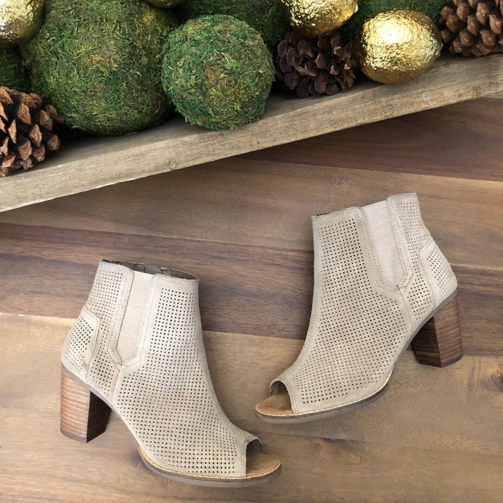 TOMS Women's Majorca Peep Toe Perforated Suede Ankle Boot